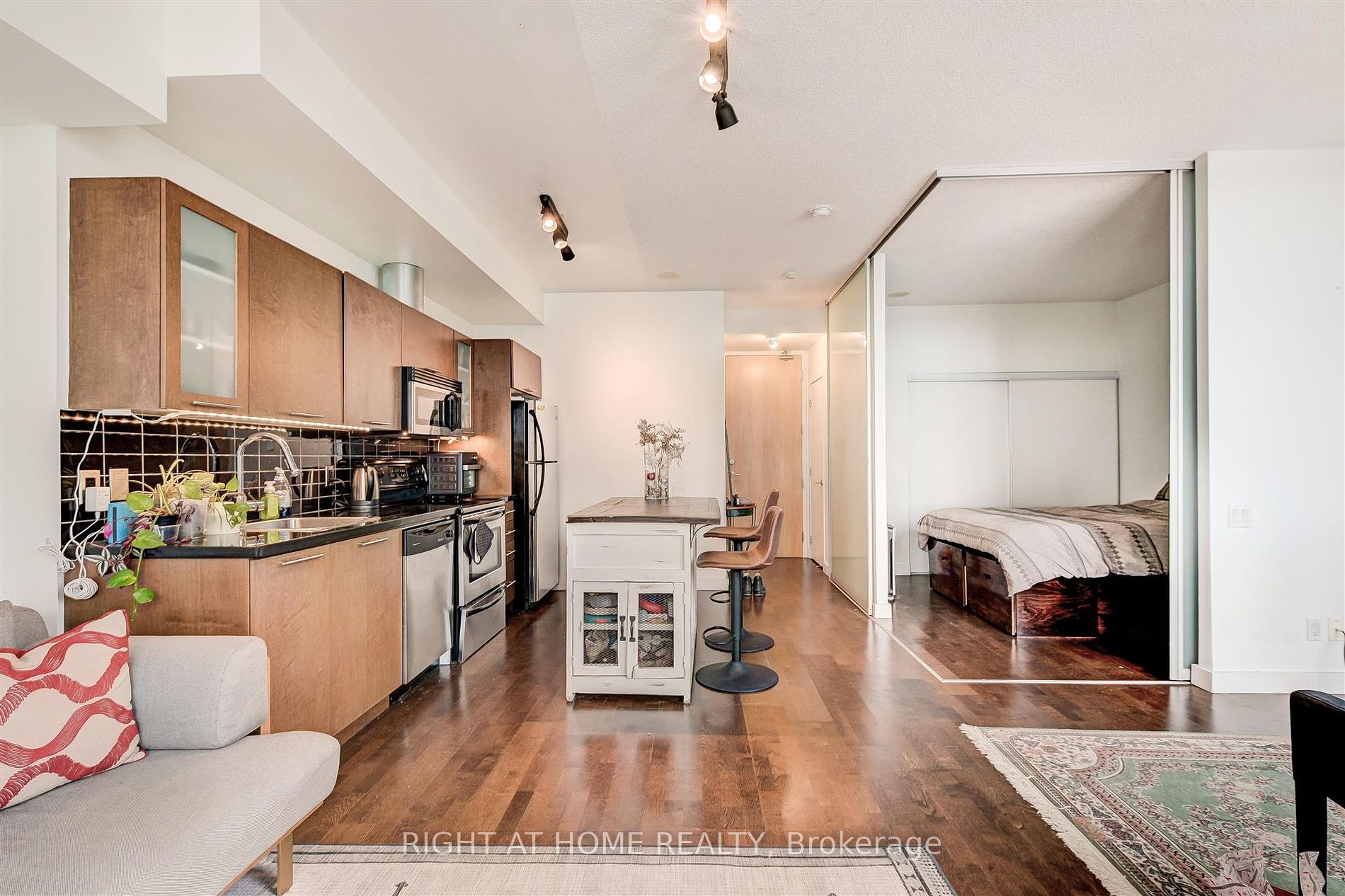 33 Mill Street #1709