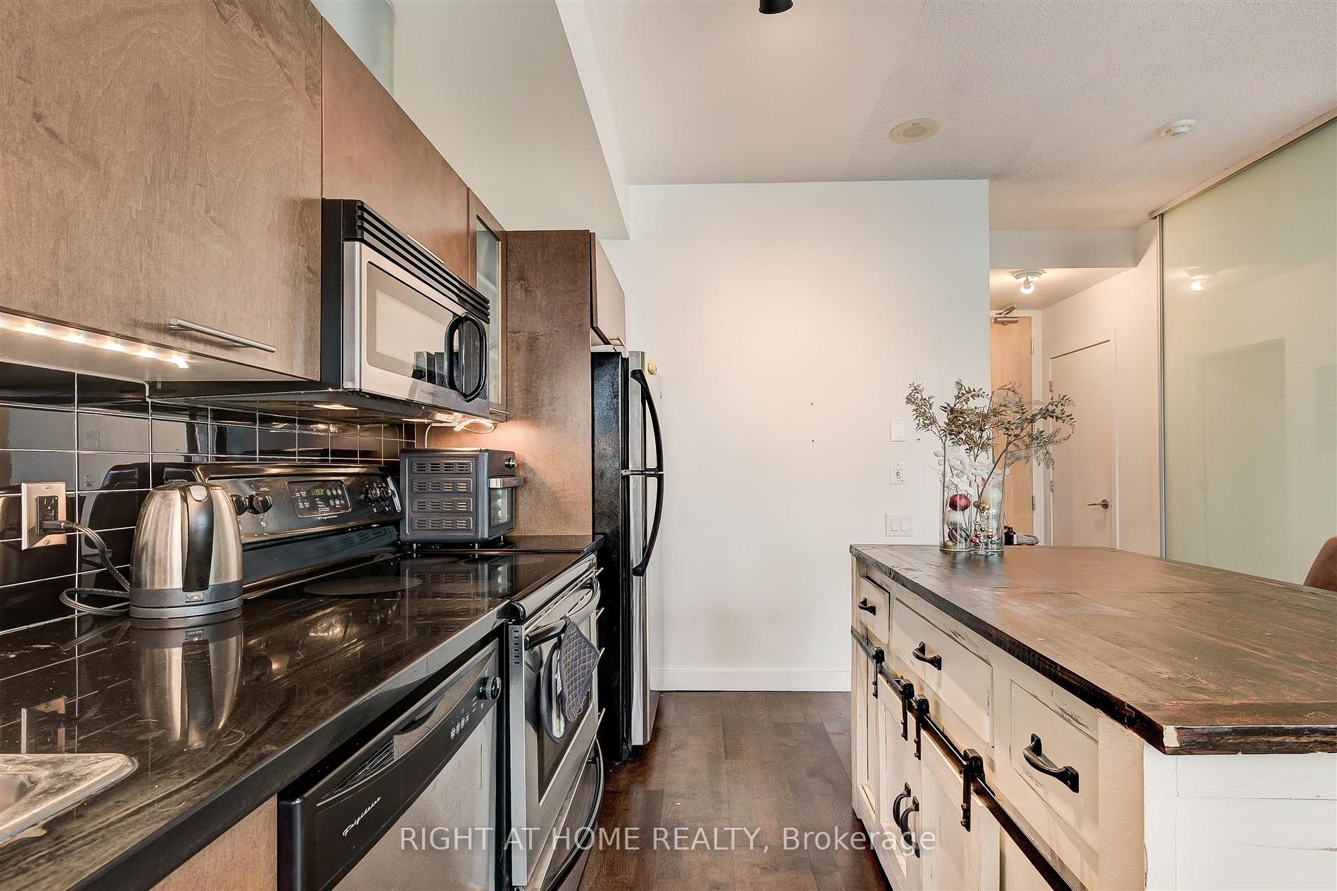 33 Mill Street #1709