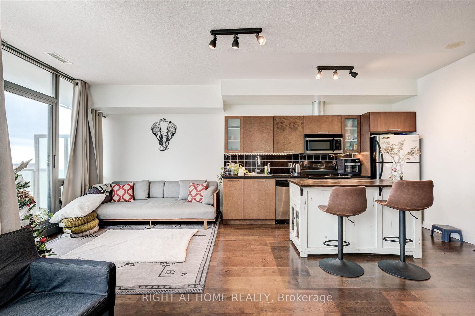 33 Mill Street #1709
