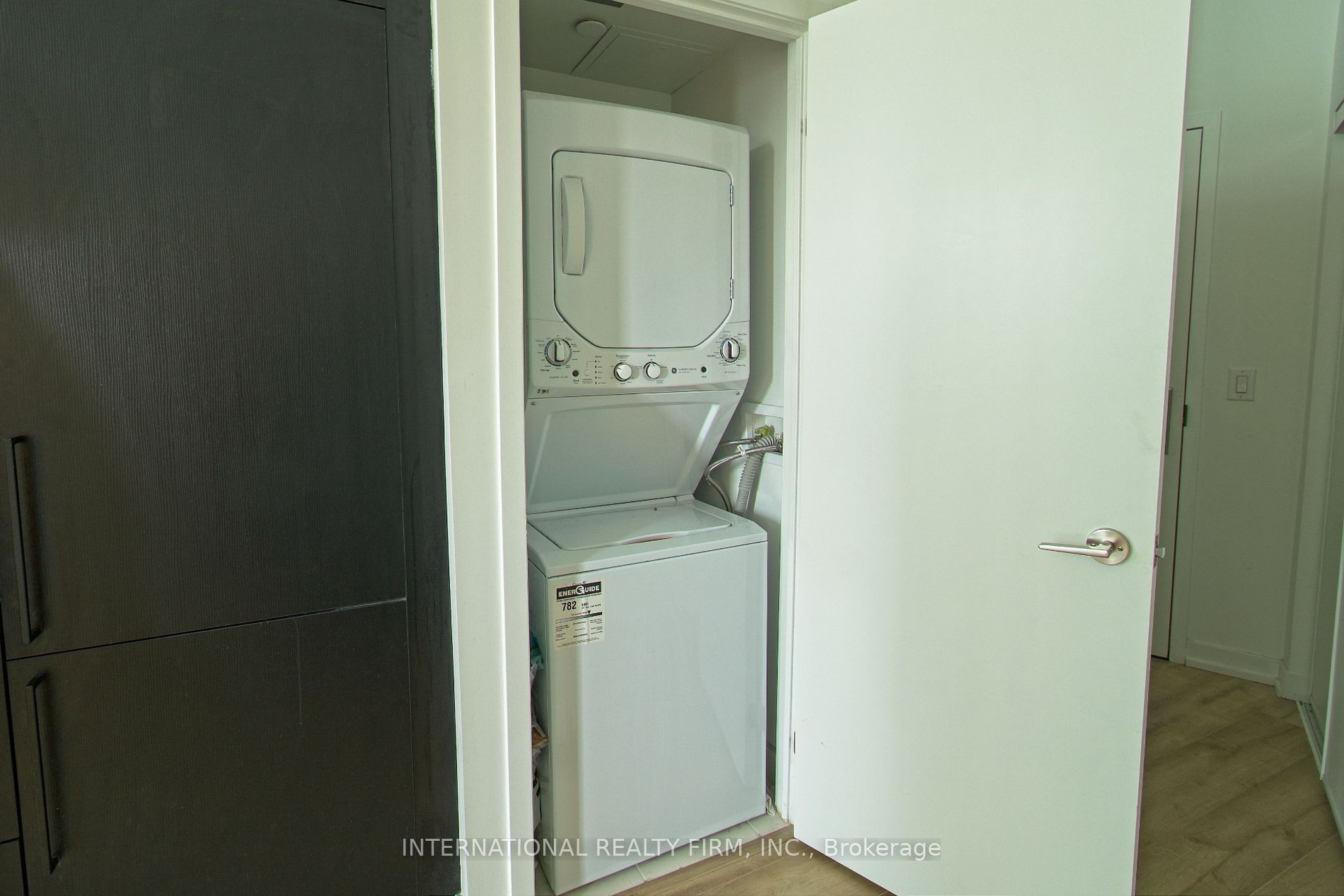 135 East Liberty St, #806