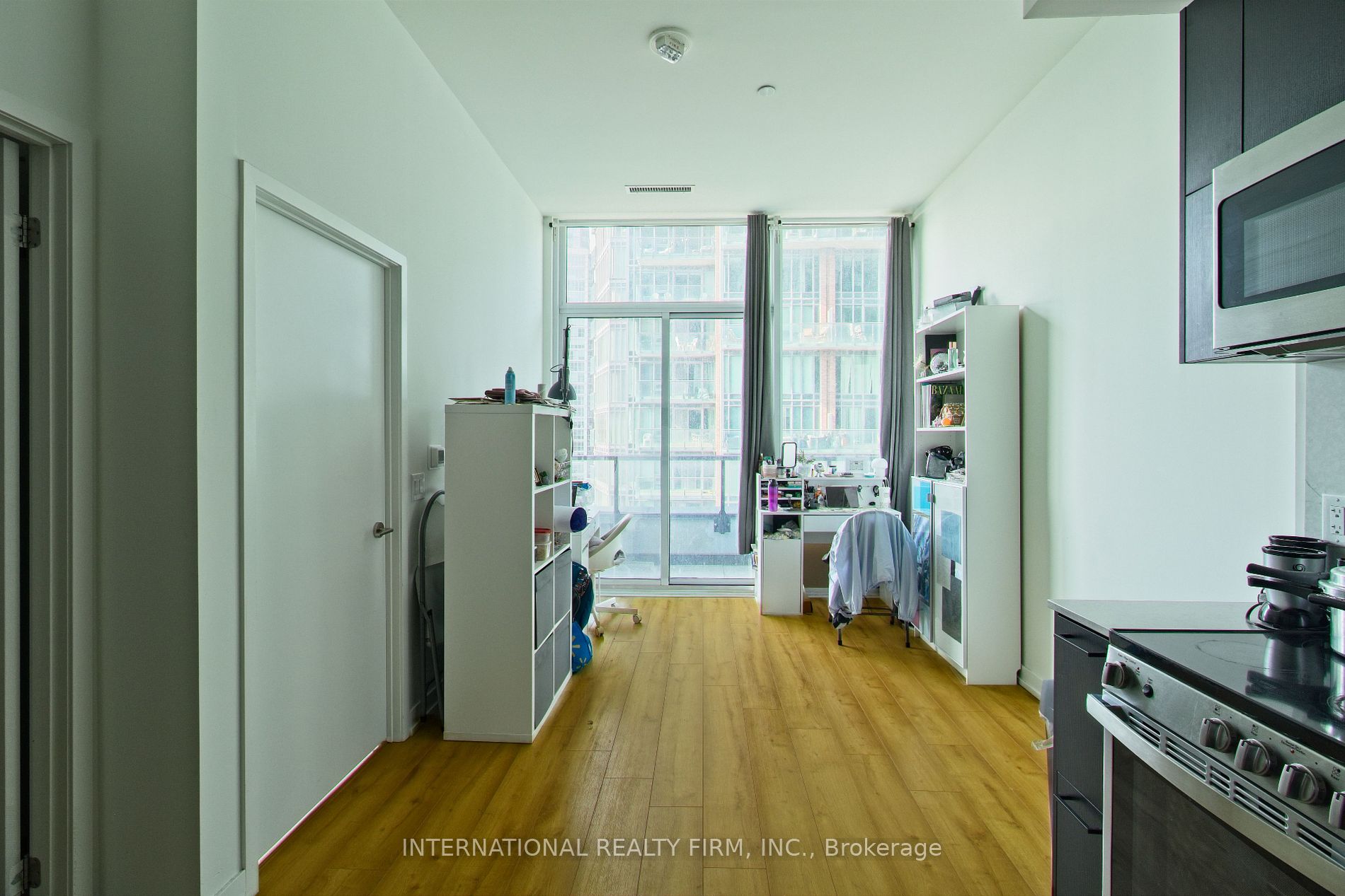 135 East Liberty St, #806