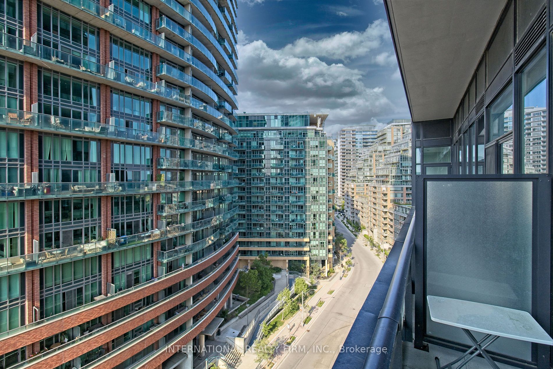 135 East Liberty St, #806