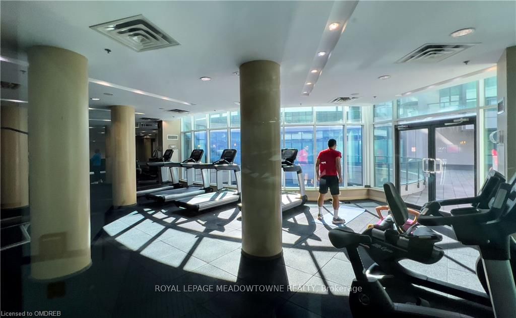 16 Yonge St, #4006