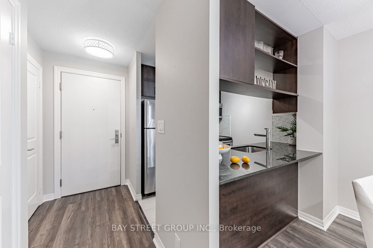 30 Herons Hill Way, #303