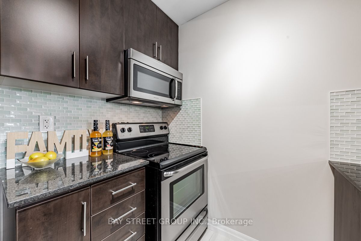 30 Herons Hill Way, #303