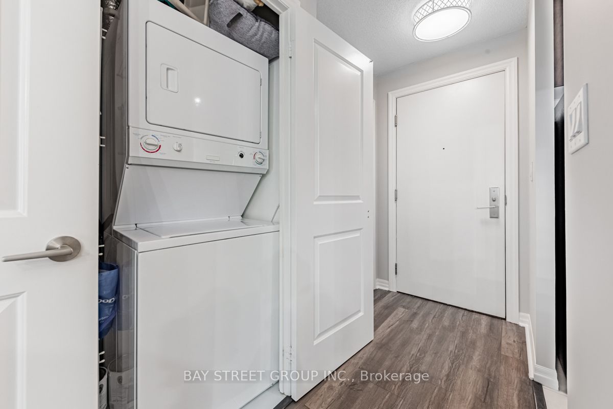 30 Herons Hill Way, #303