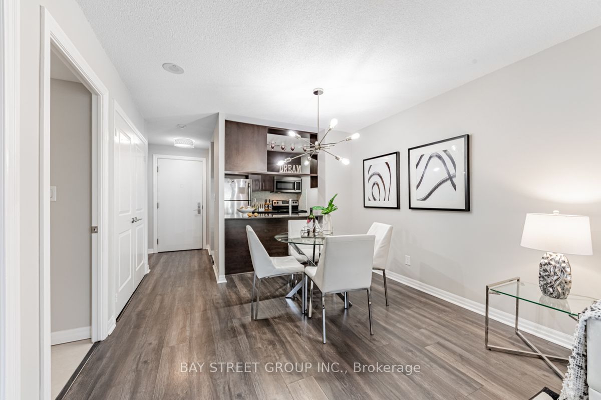 30 Herons Hill Way, #303