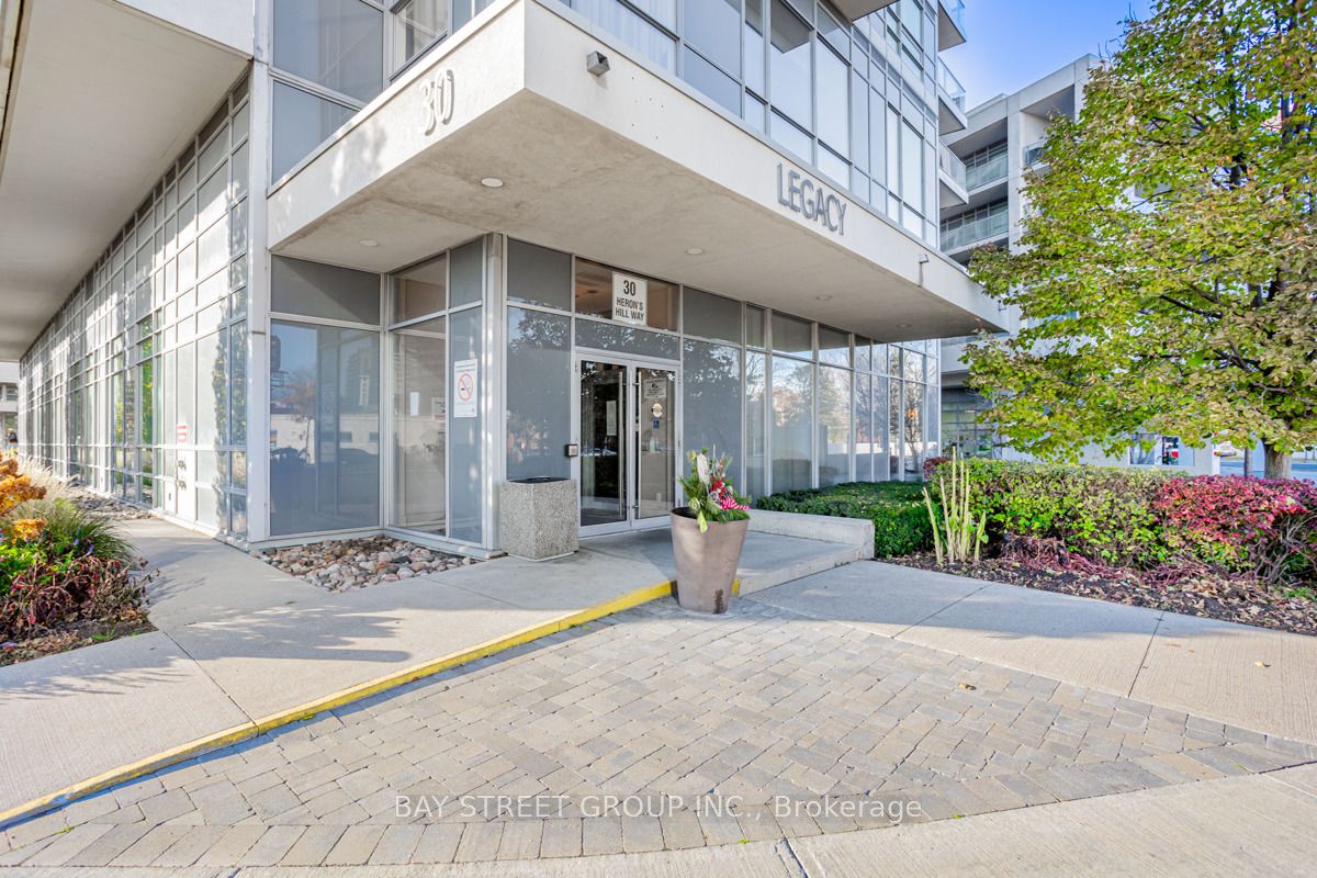 30 Herons Hill Way, #303