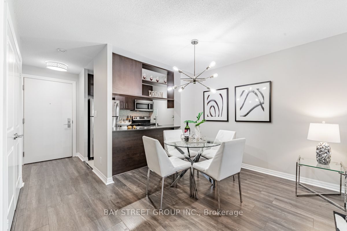 30 Herons Hill Way, #303
