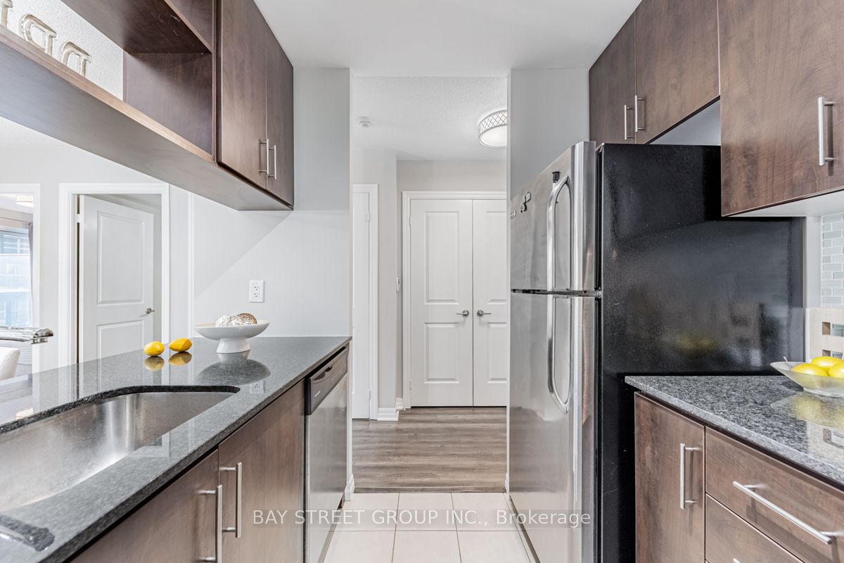 30 Herons Hill Way, #303