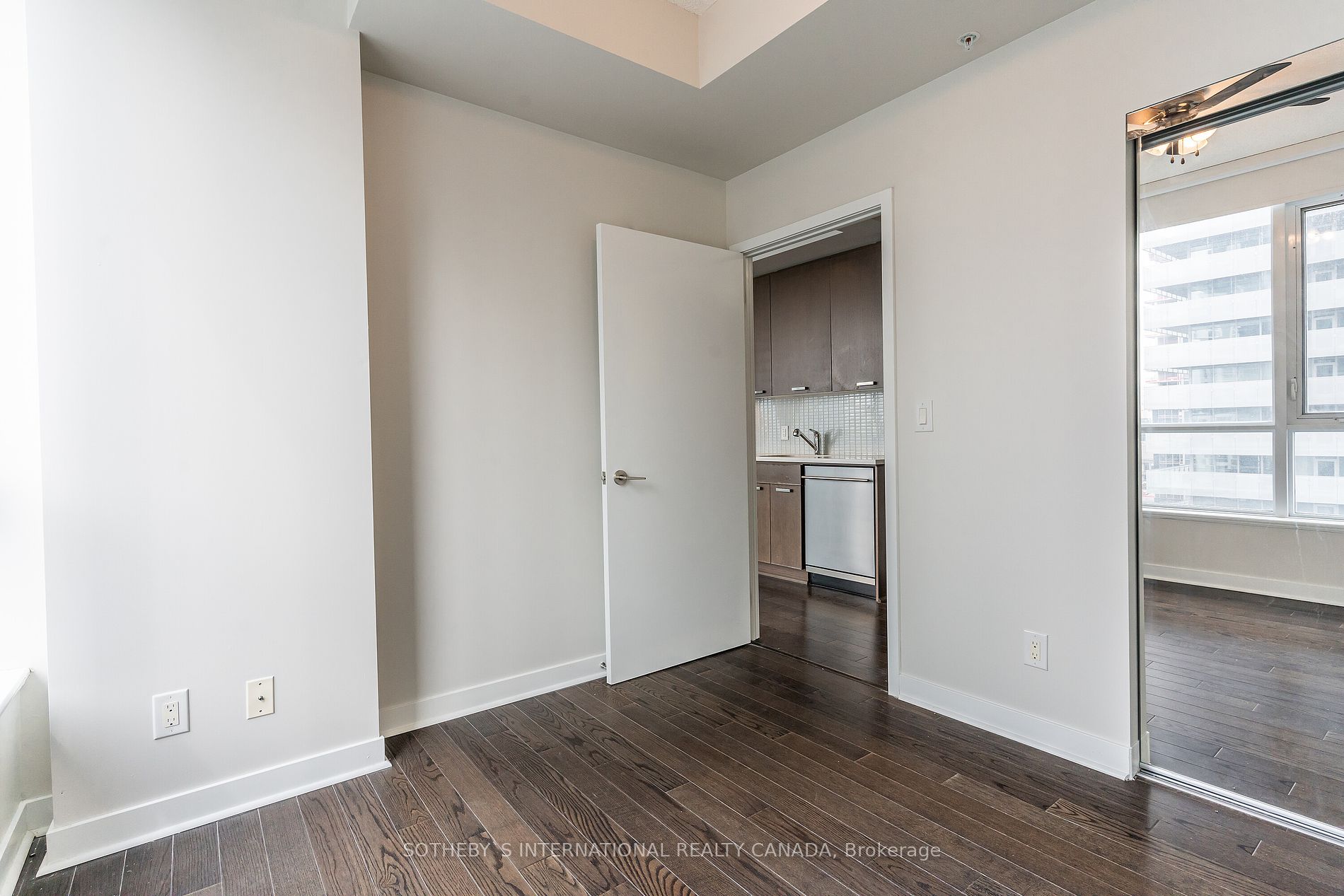 295 Adelaide St W, #2109