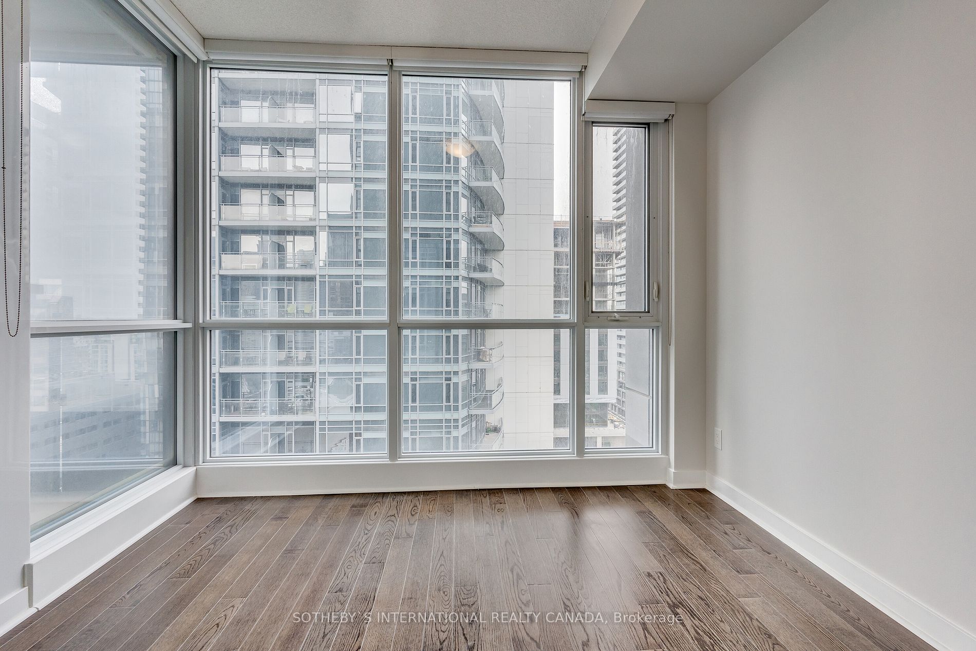 295 Adelaide St W, #2109