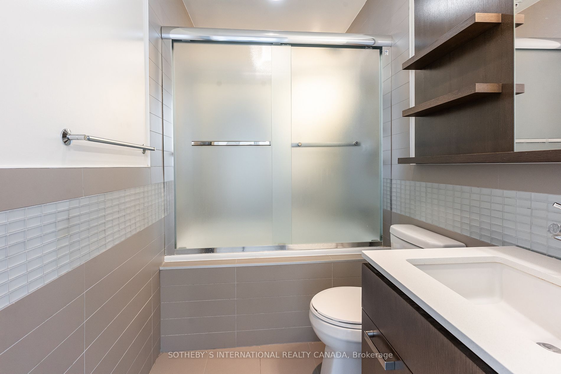 295 Adelaide St W, #2109