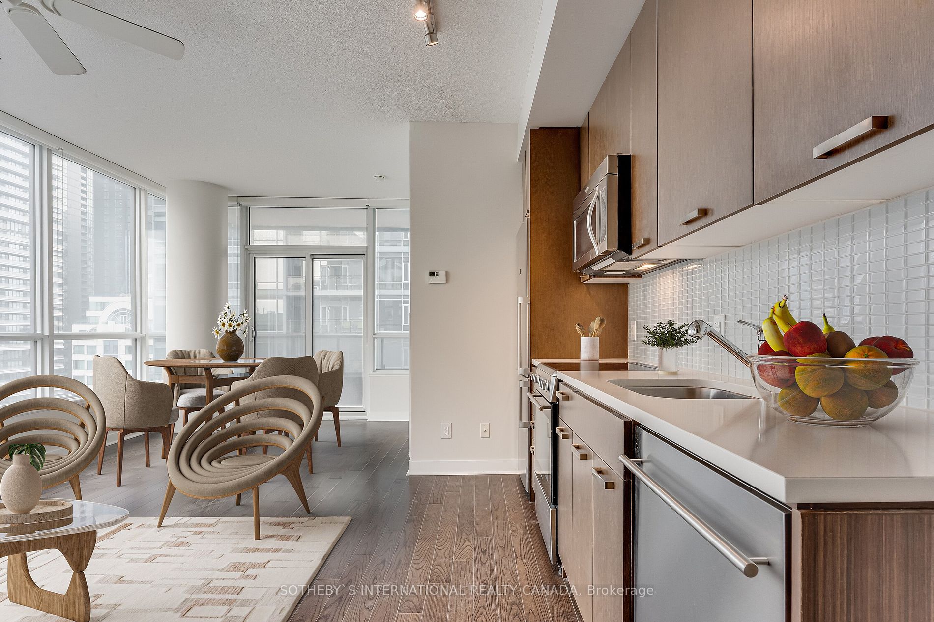 295 Adelaide St W, #2109