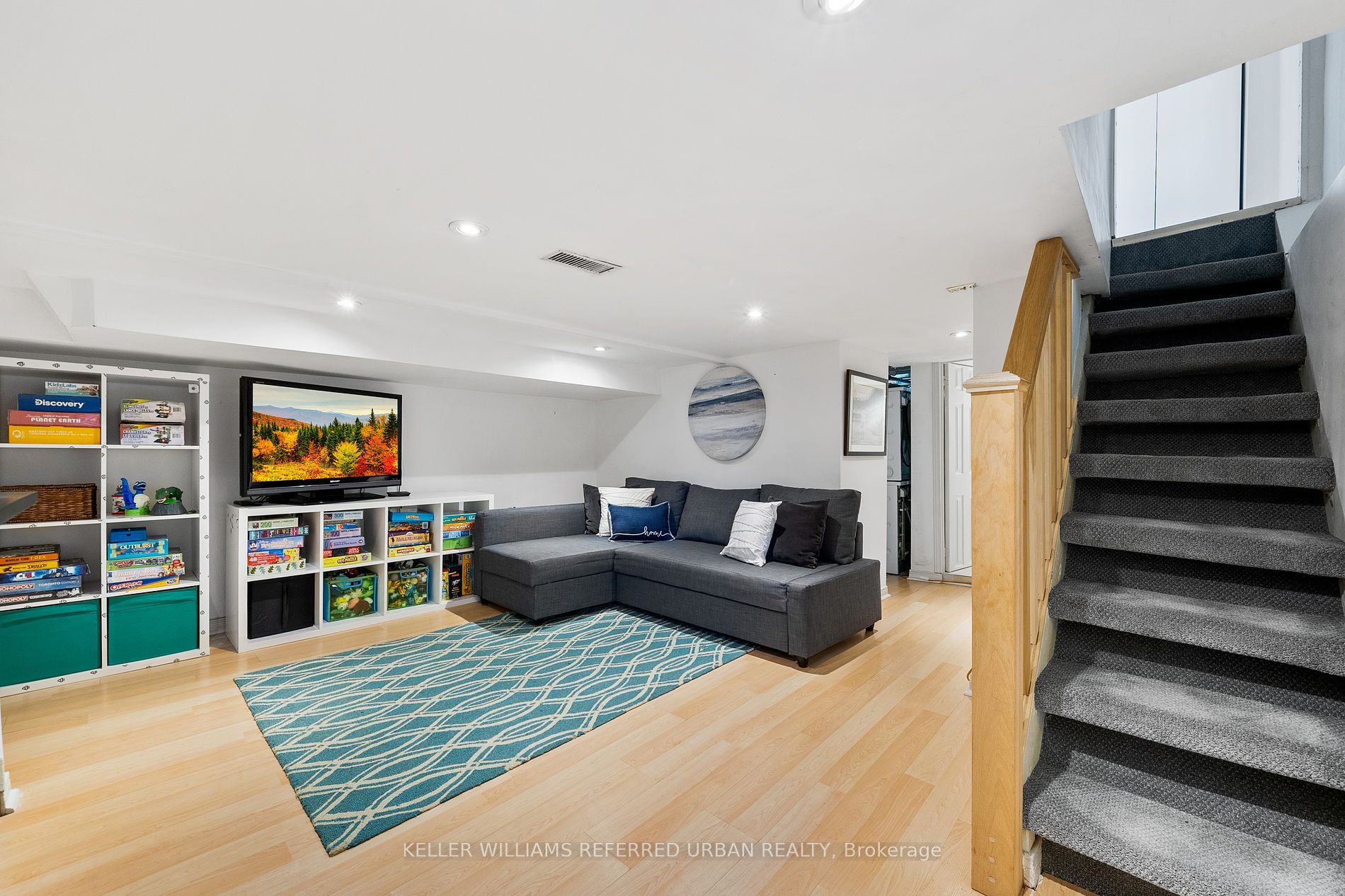 208 Winnett Avenue