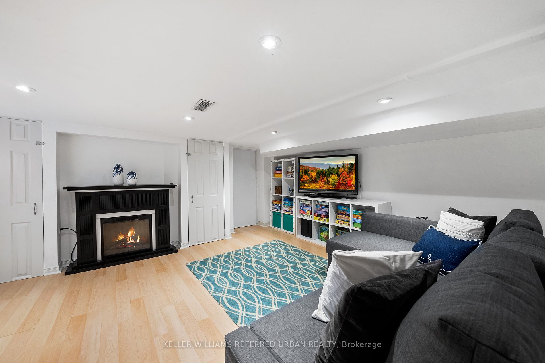 208 Winnett Avenue