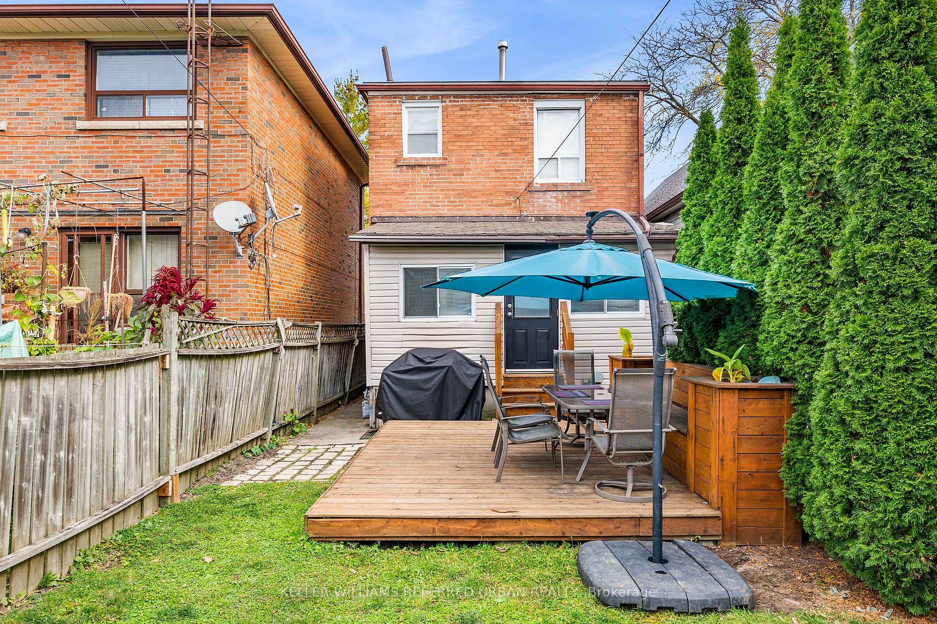208 Winnett Avenue
