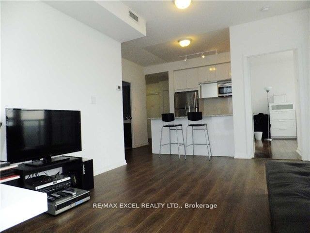 62 Forest Manor Rd, #611