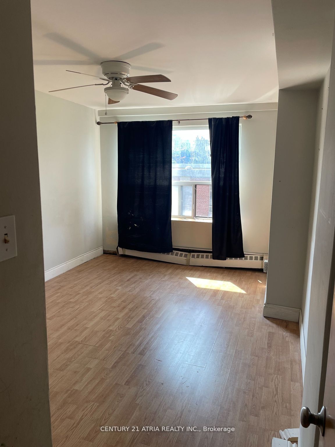 660 Eglinton Ave, #408