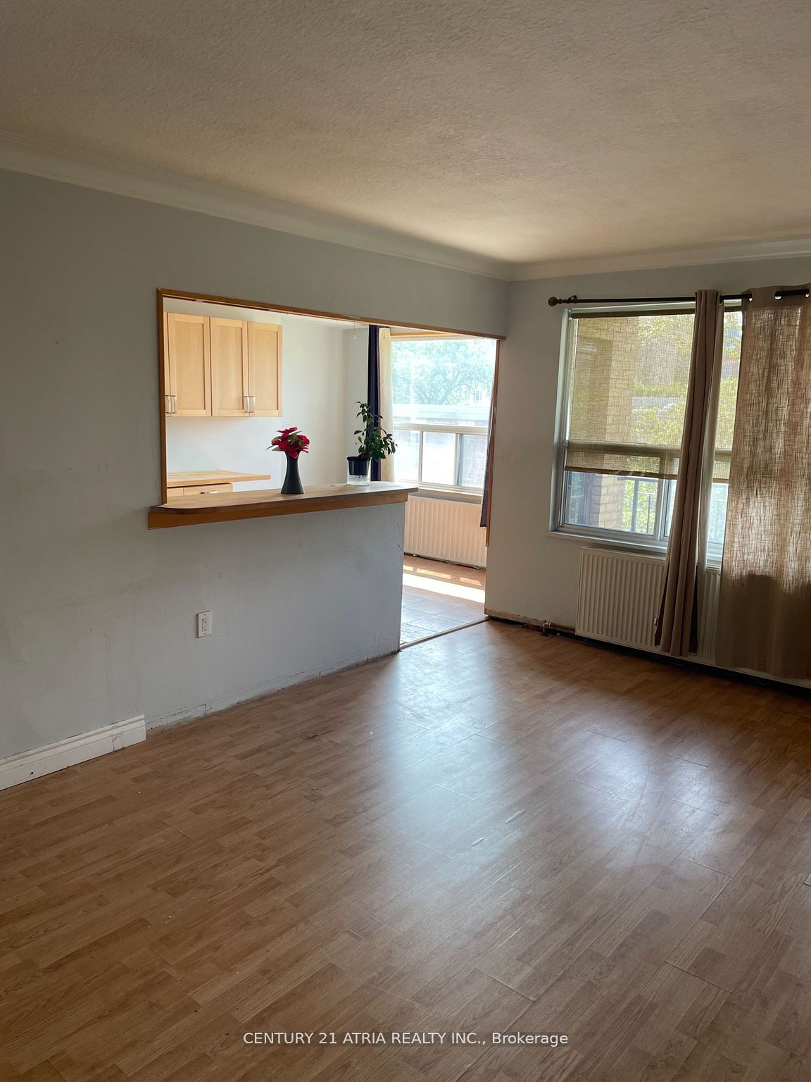 660 Eglinton Ave, #408