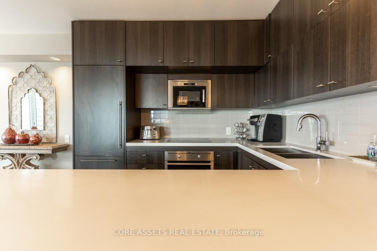 155 Yorkville Ave, #2713