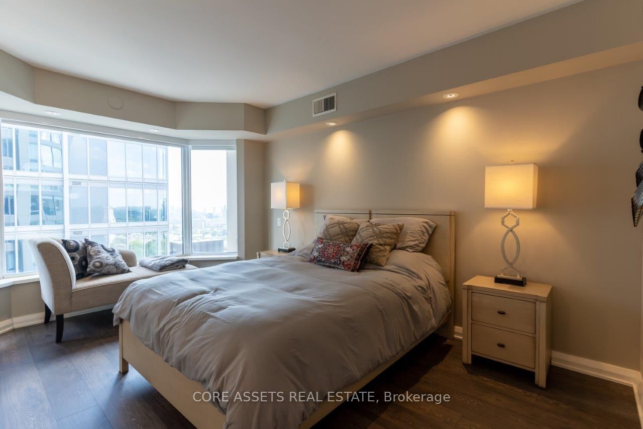 155 Yorkville Ave, #2713