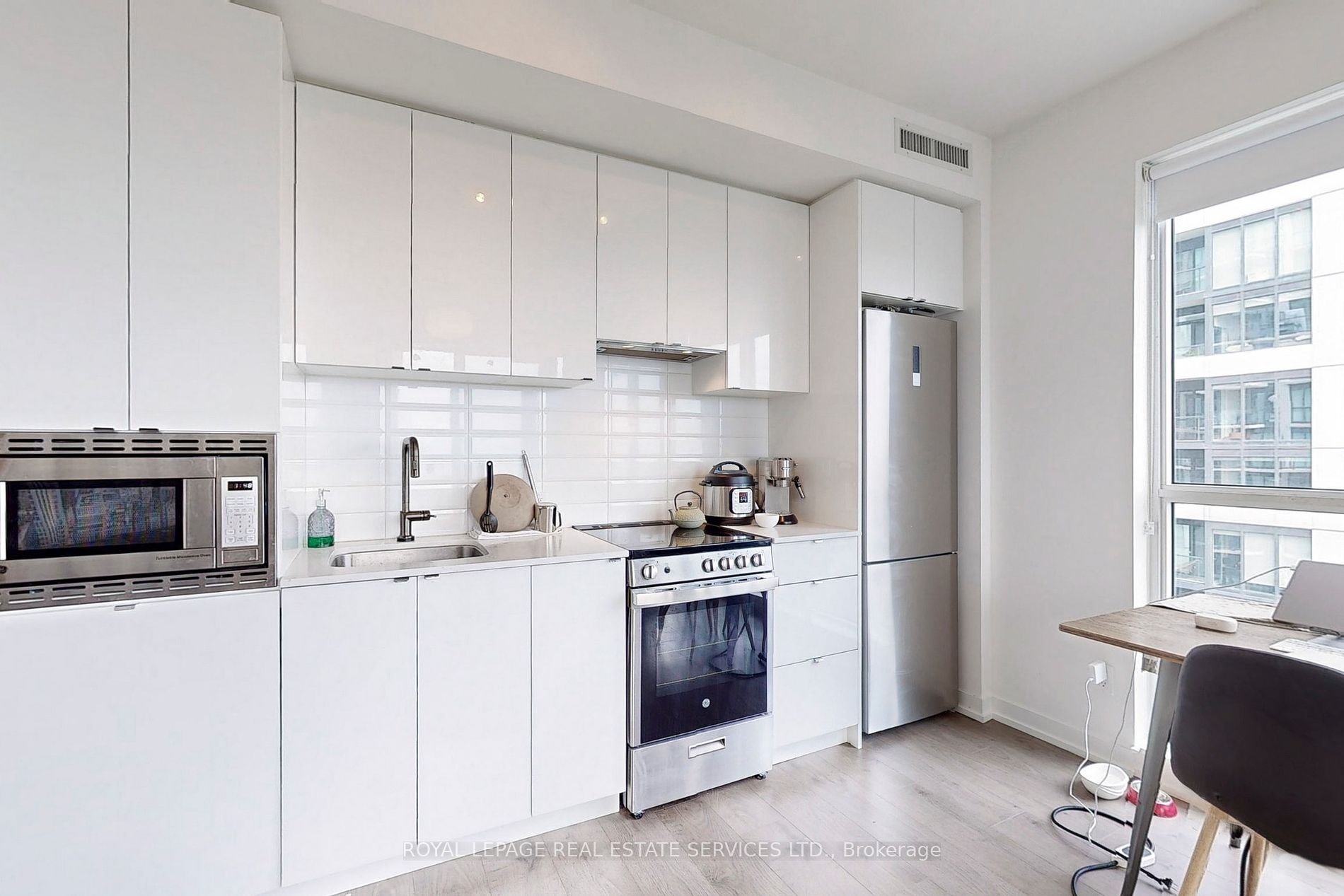49 East Liberty St, #1802