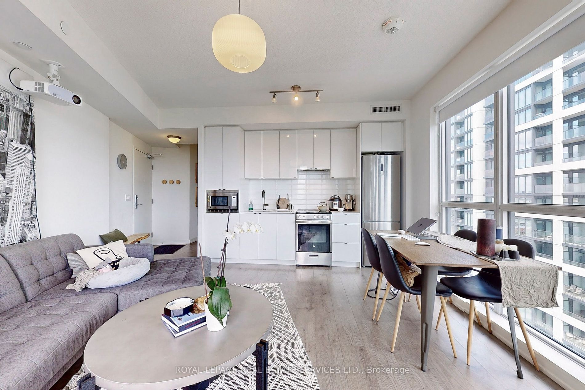 49 East Liberty St, #1802