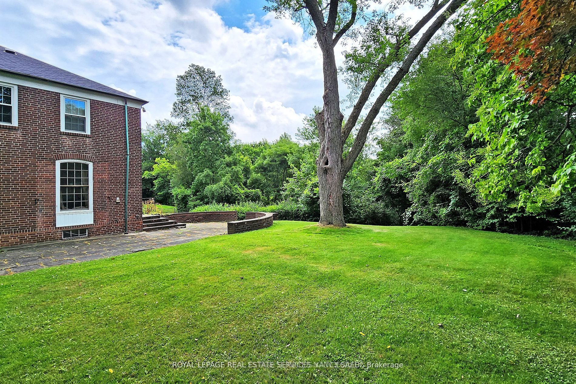 7 Alderbrook Dr