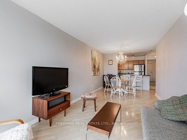260 Merton Street, #807