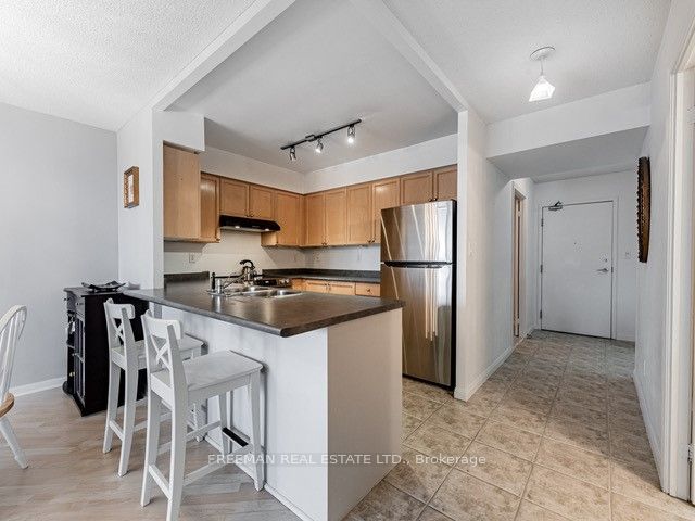 260 Merton Street, #807