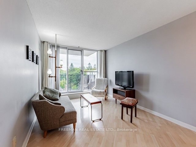 260 Merton Street, #807