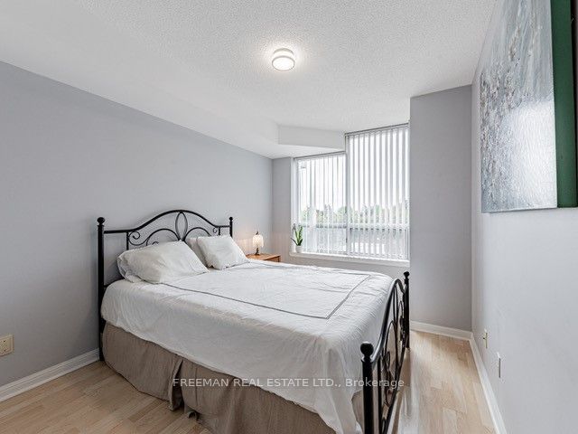 260 Merton Street, #807