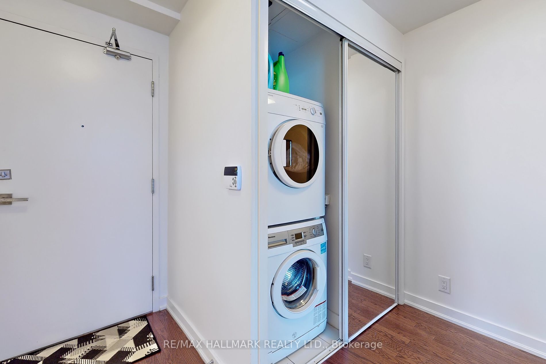 14 York Street, #3610