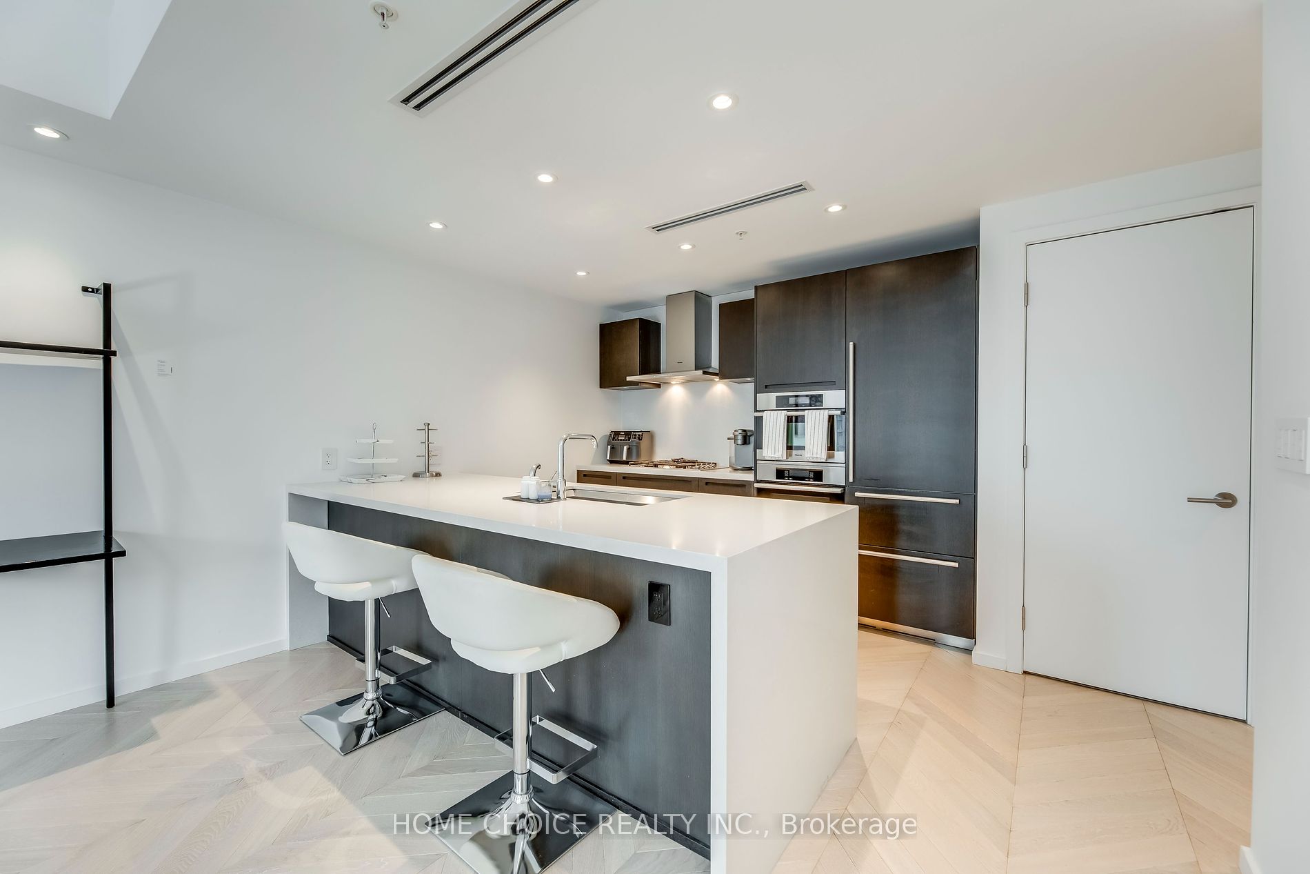180 University Avenue, #2104