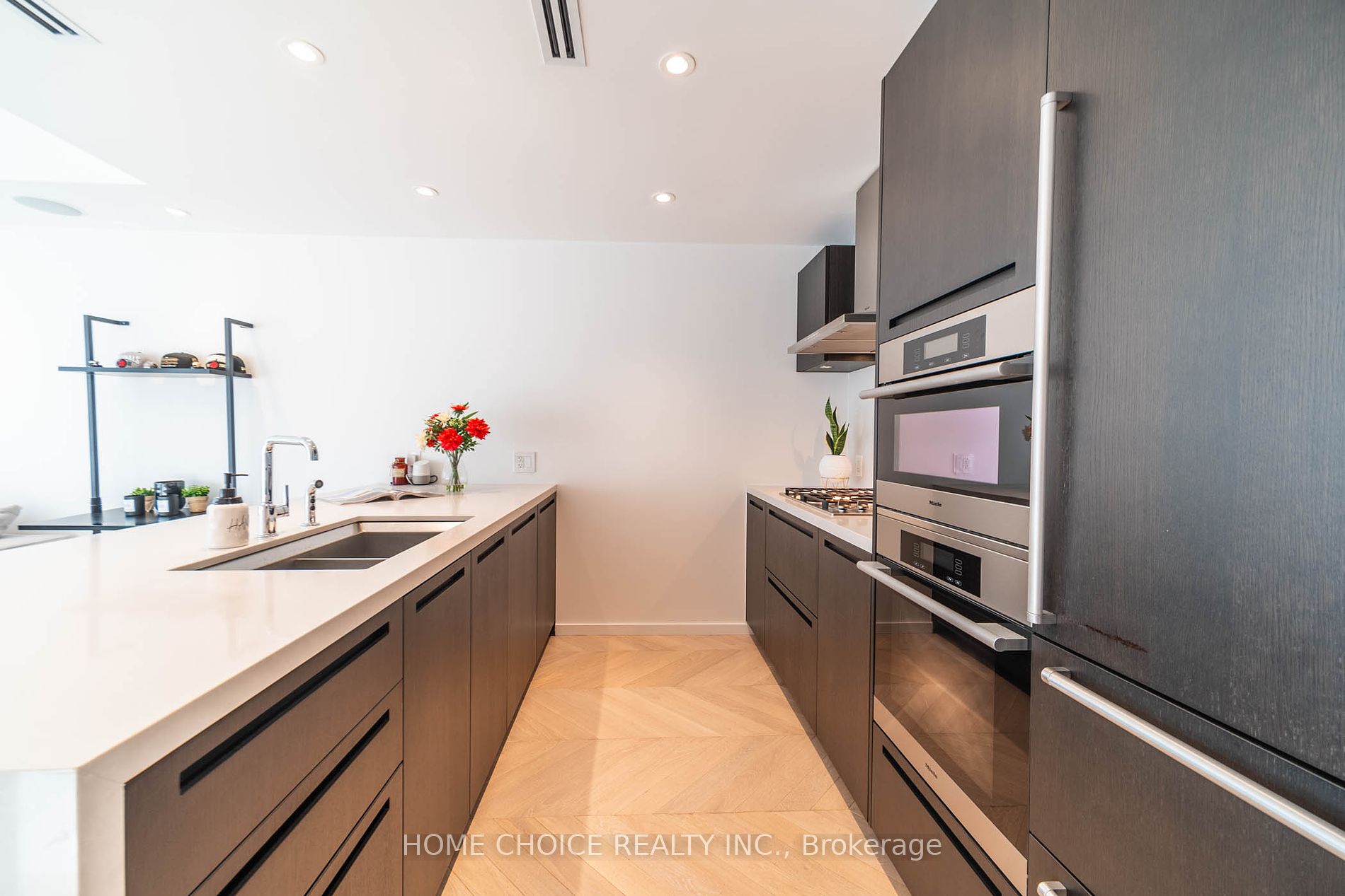 180 University Avenue, #2104