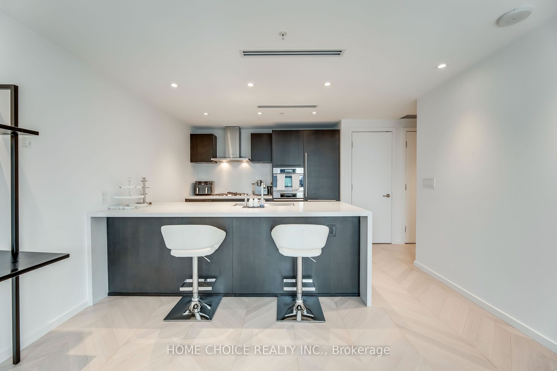 180 University Avenue, #2104