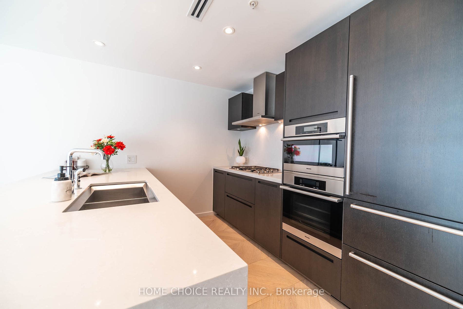 180 University Avenue, #2104