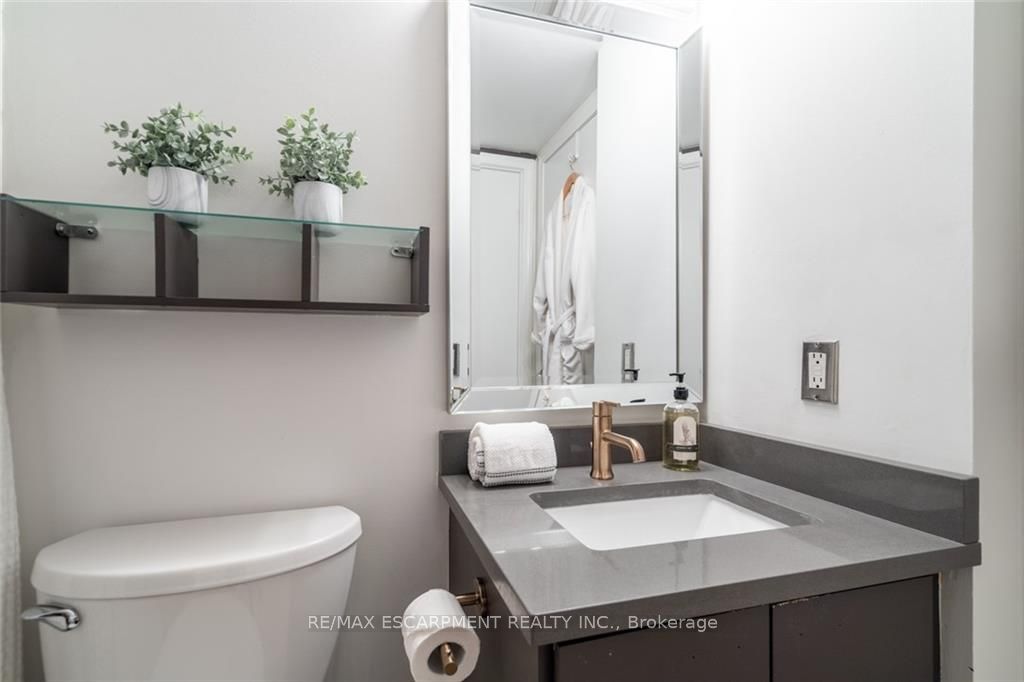 954 King St W, #311