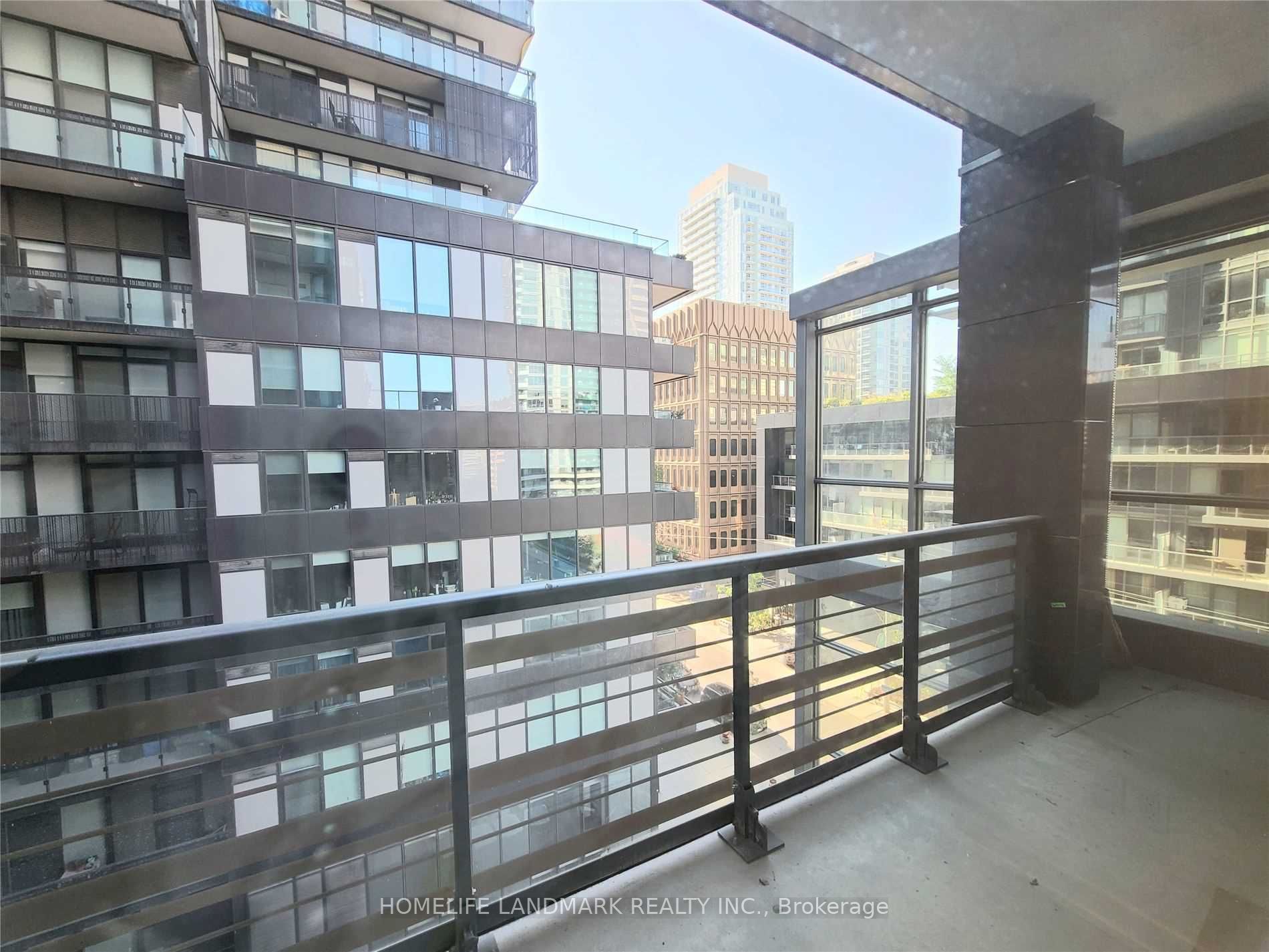 39 Roehampton Ave, ##410