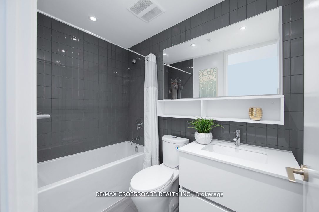 377 Madison Ave, #608