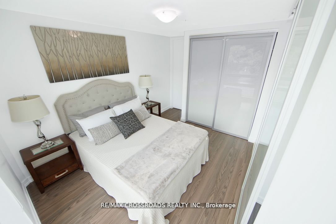 377 Madison Ave, #608