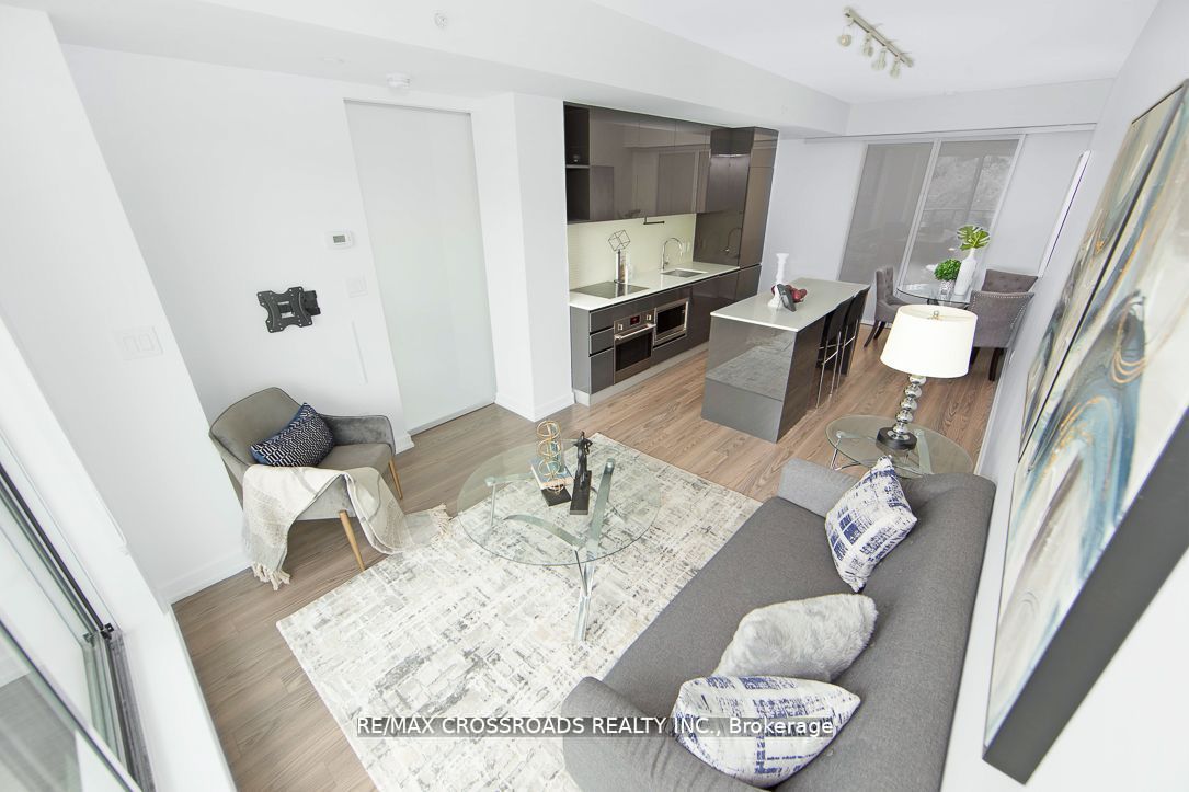 377 Madison Ave, #608