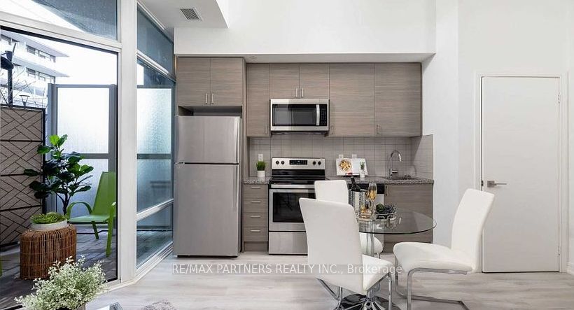 621 Sheppard Ave E, #110