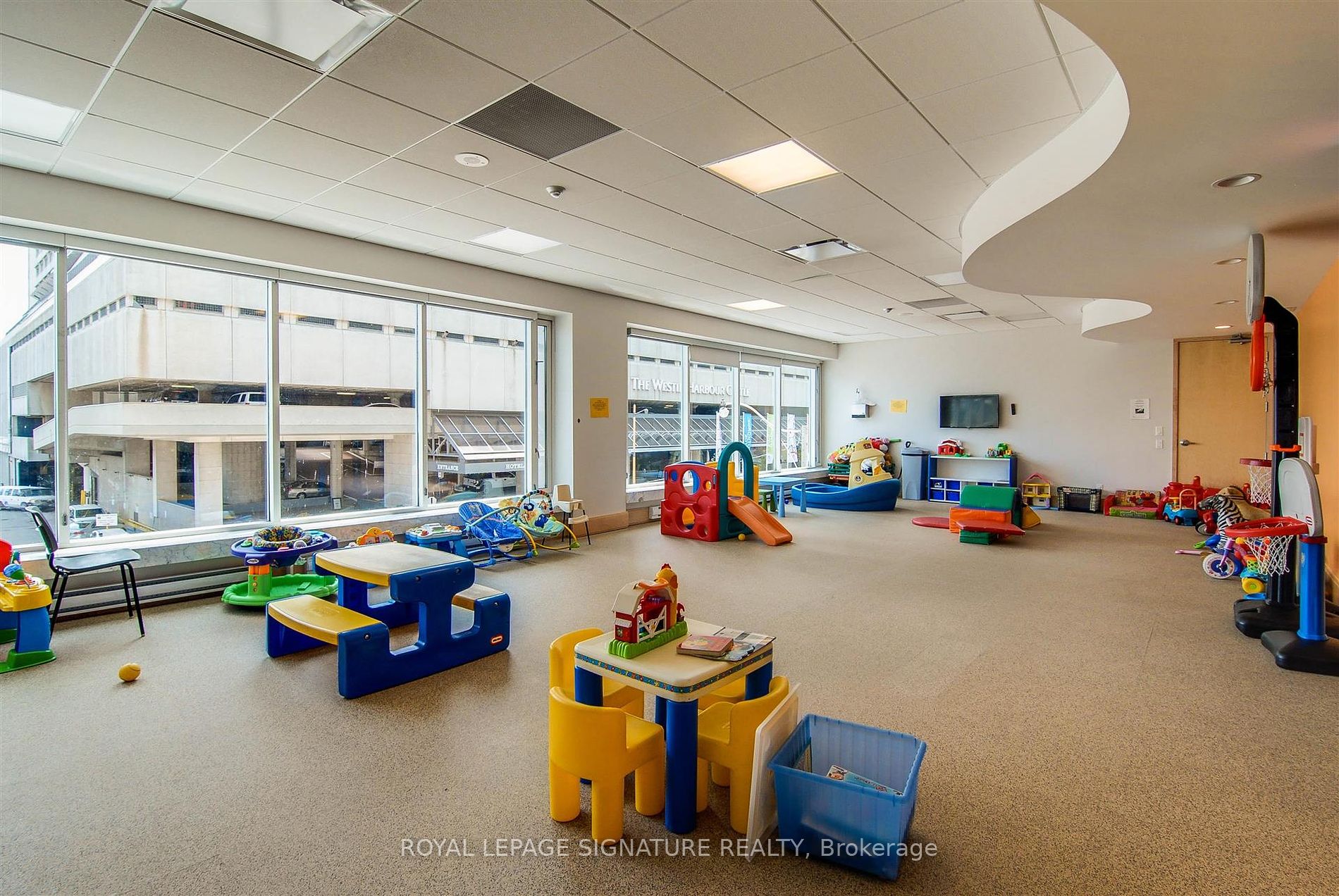 10 Yonge Street #3111