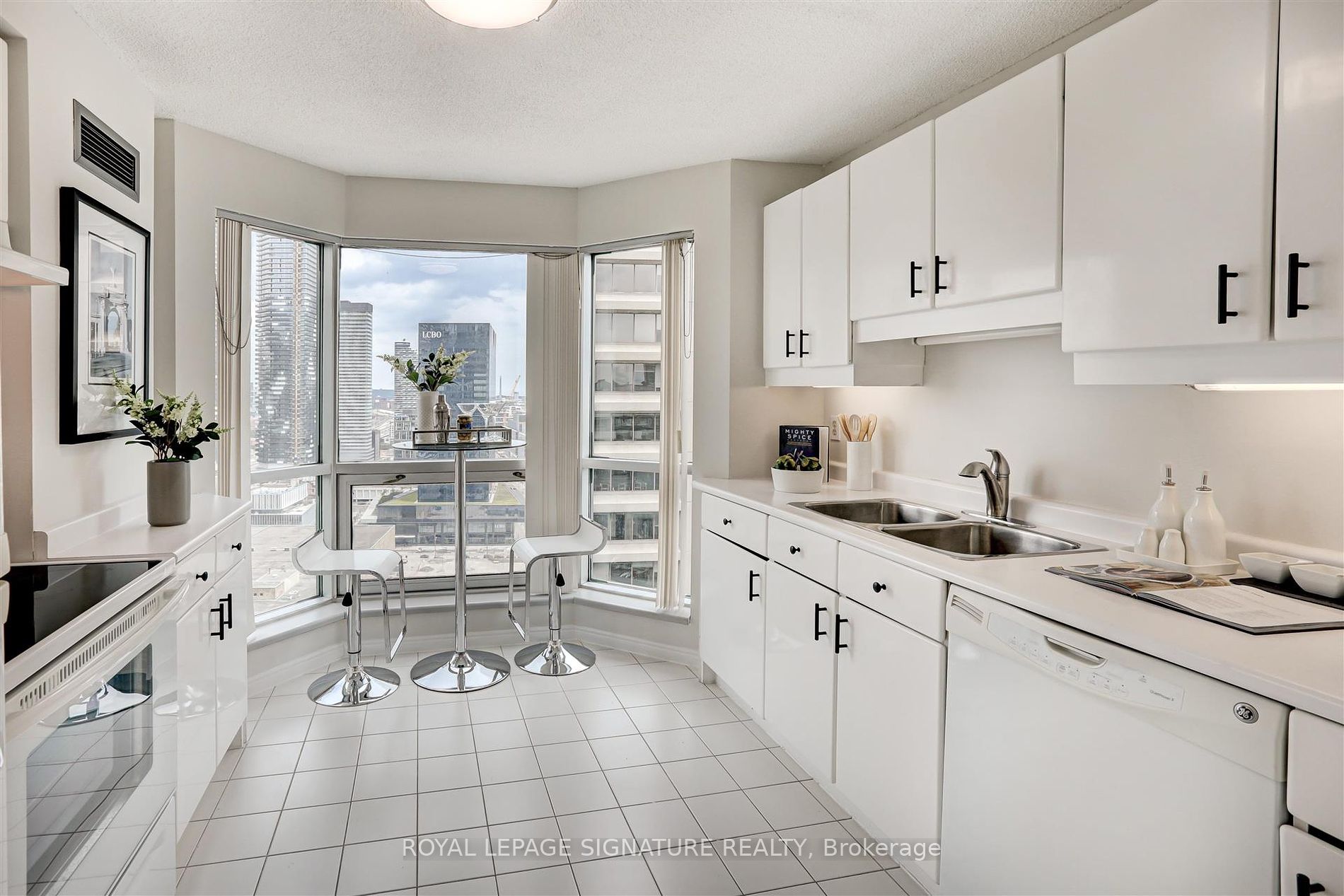 10 Yonge Street #3111
