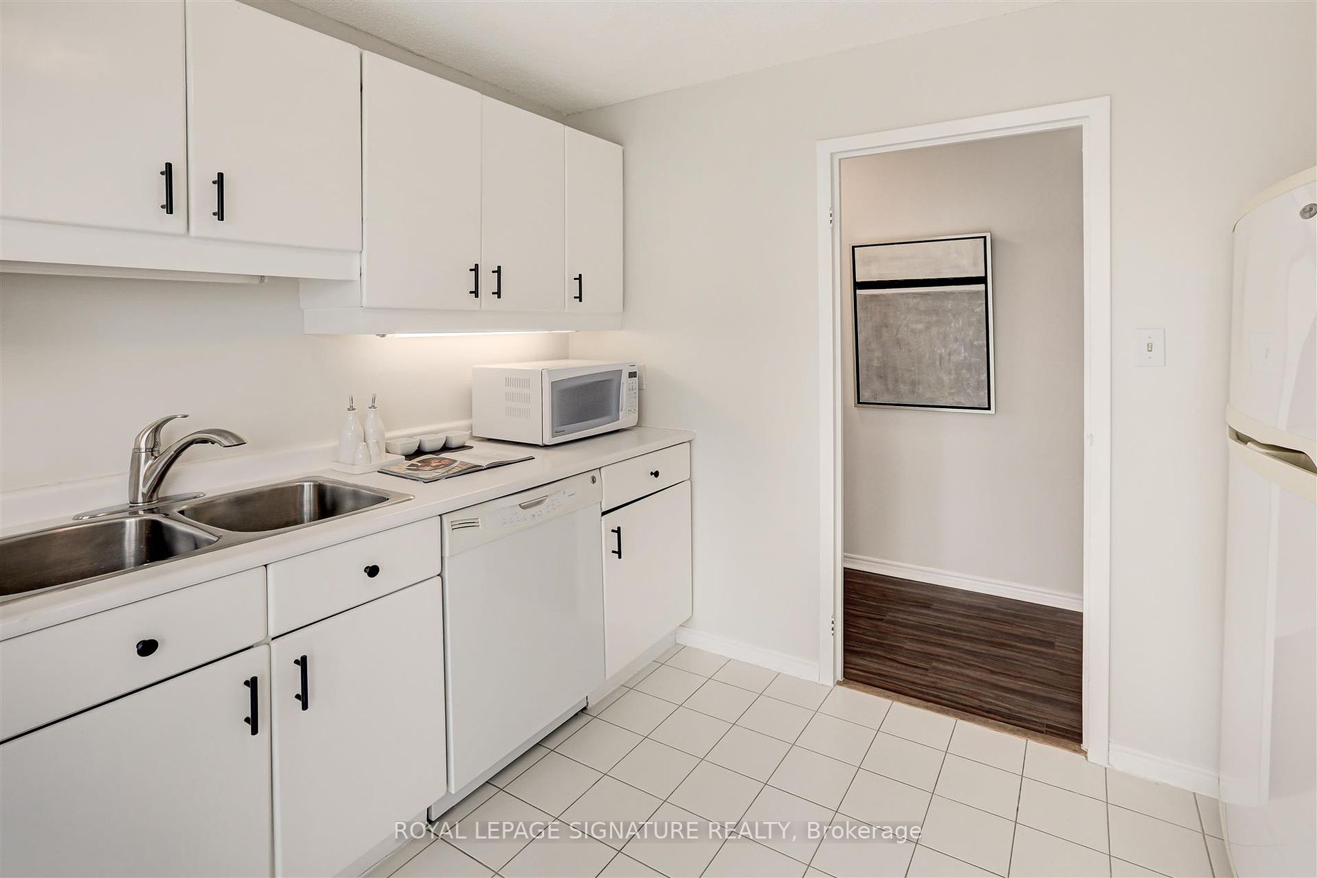 10 Yonge Street #3111