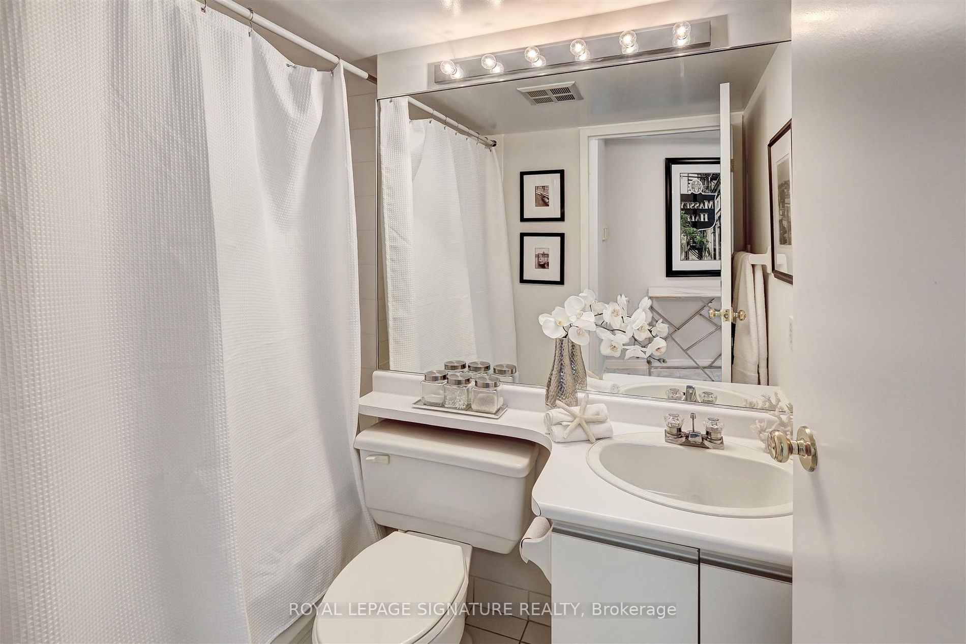 10 Yonge Street #3111