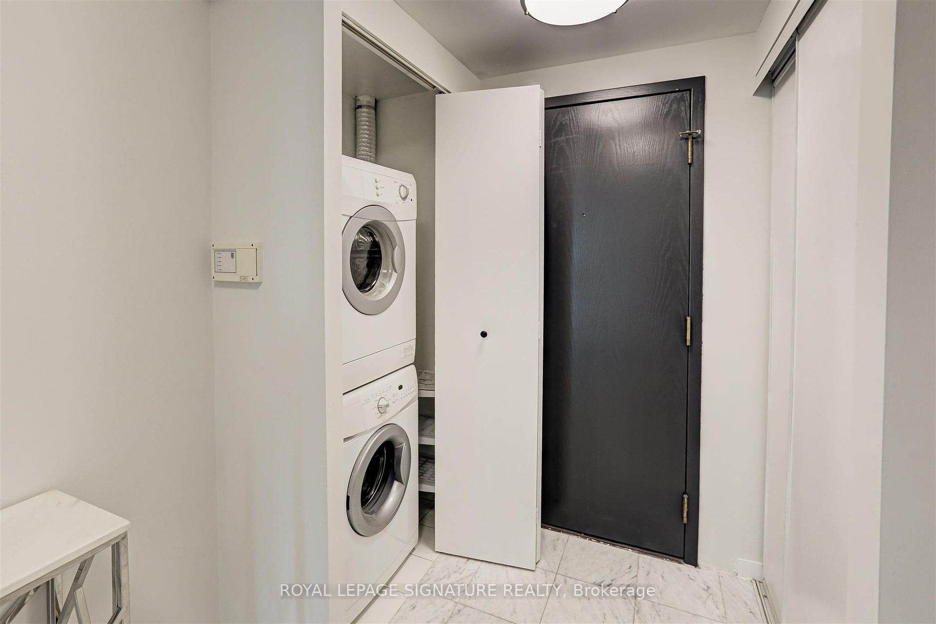 10 Yonge Street #3111