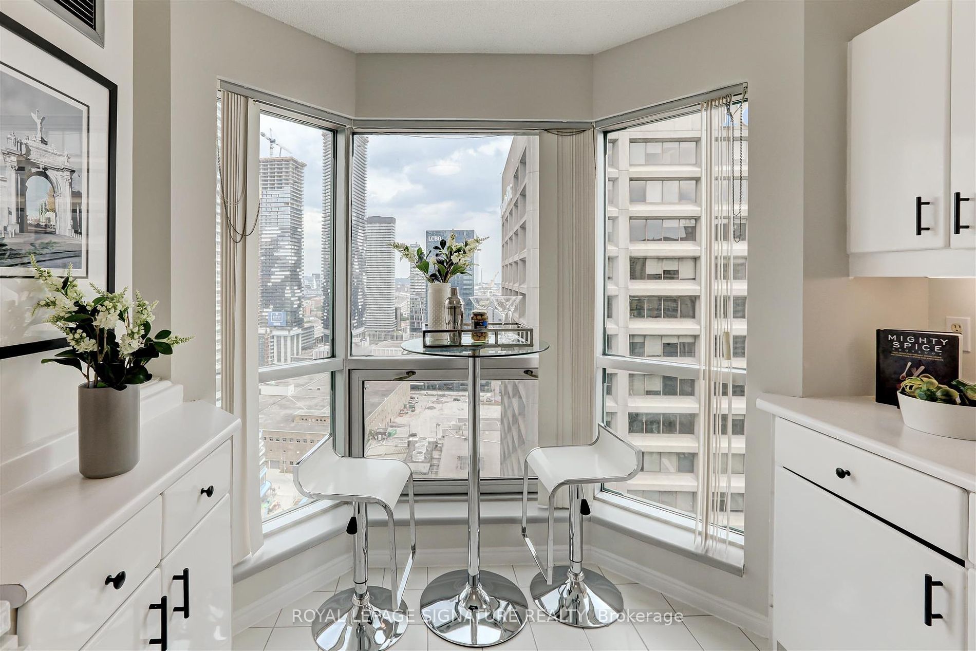 10 Yonge Street #3111